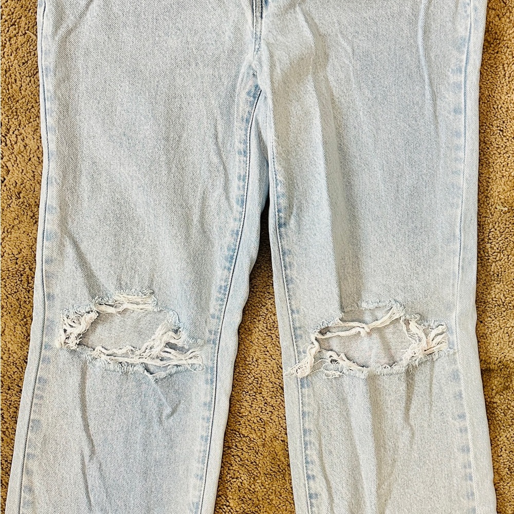 Never Worn-PacSun Light Blue Ripped Boyfriend Jeans
